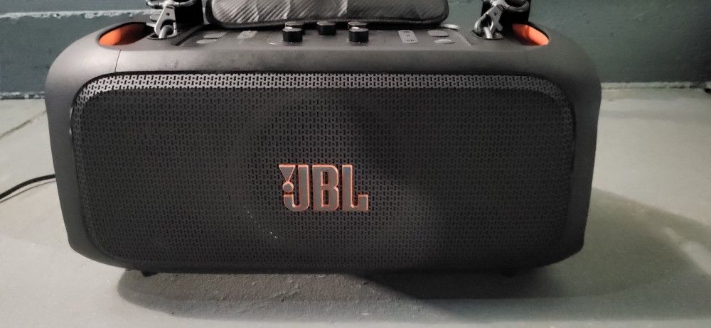 JBL BLUETOOTH SPEAKER