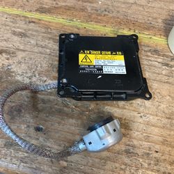 Used Headlight Ballast for 2009-2016 Toyota Prius