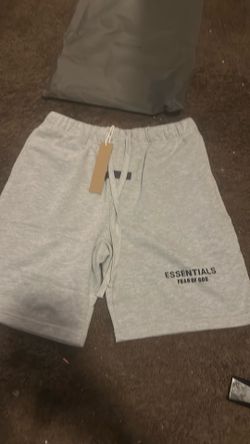 Men’s Essentials Shorts Light Gray Oatmeal Size Large