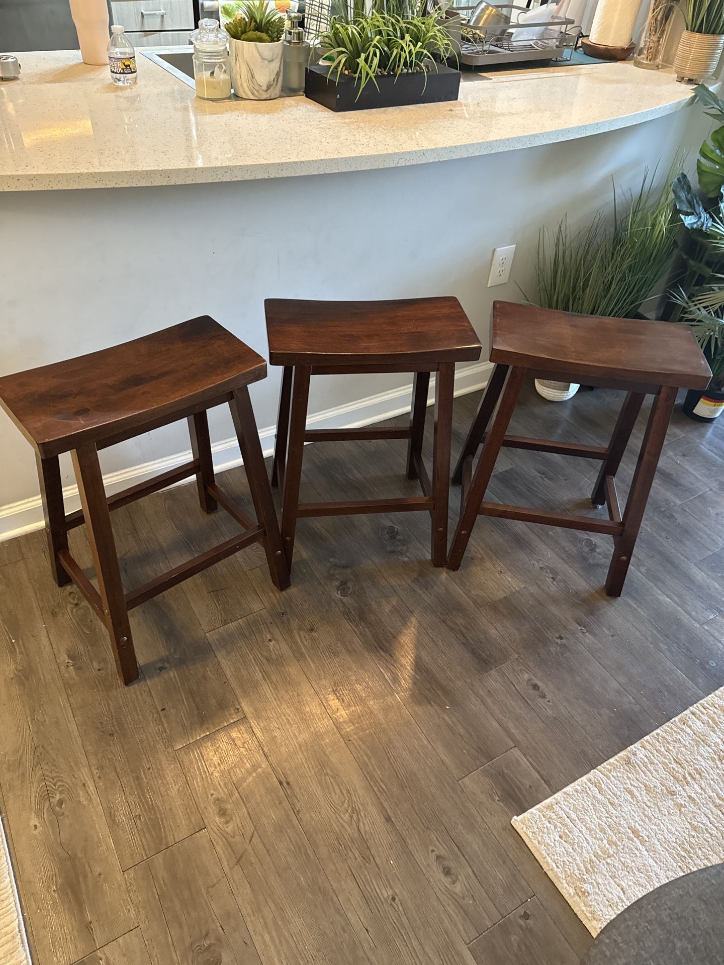 Set Of 3 Wooden Bar Stools 