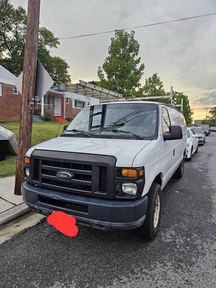 2011 Ford E-250