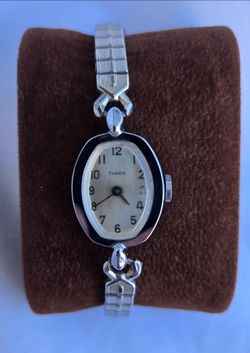 Timex Silver-Tone Women's Vintage Oval Bracelet Watch Manual Hand-Wind