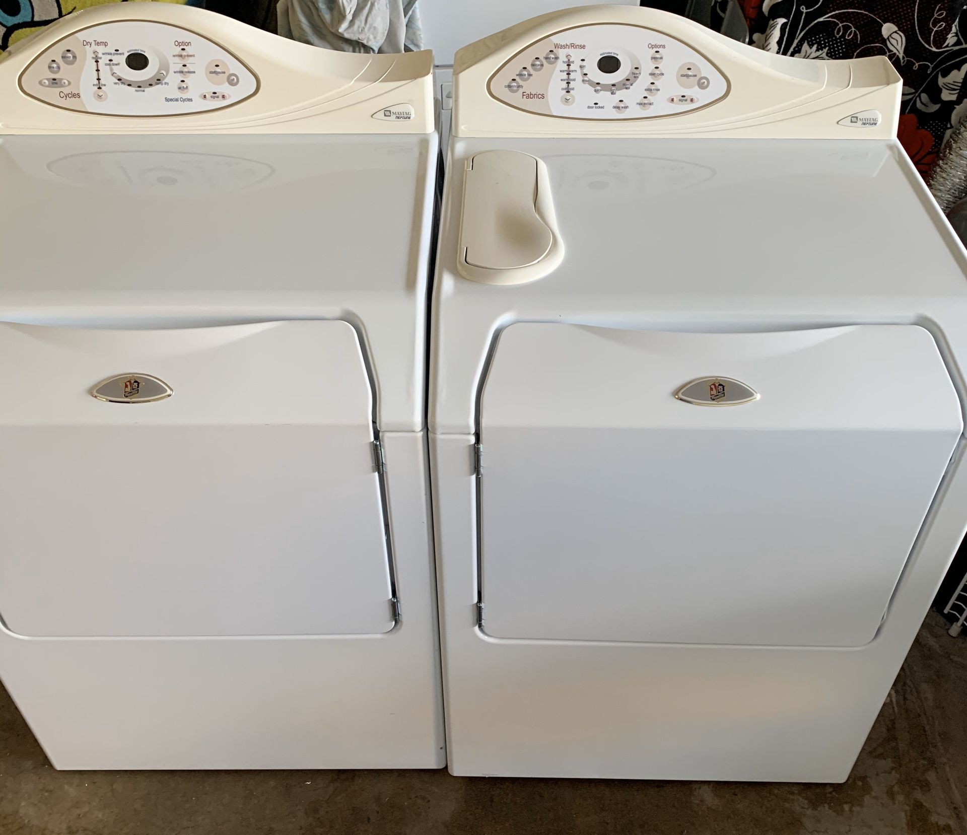 Washer machine and dryer electric set two months warranty delivery and installation free