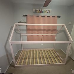 Twin Canopy Bed