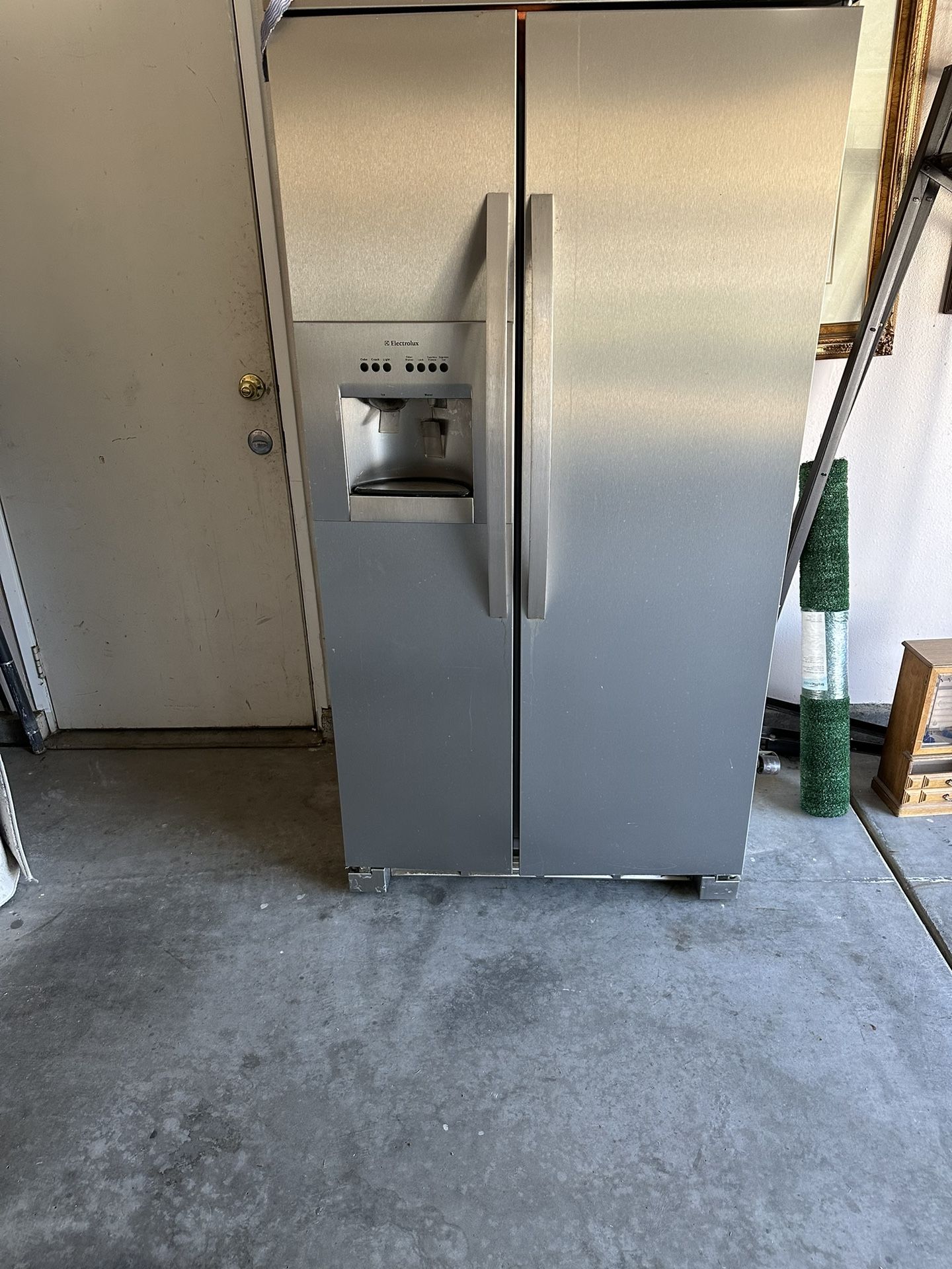 Refrigerator Electrolux 