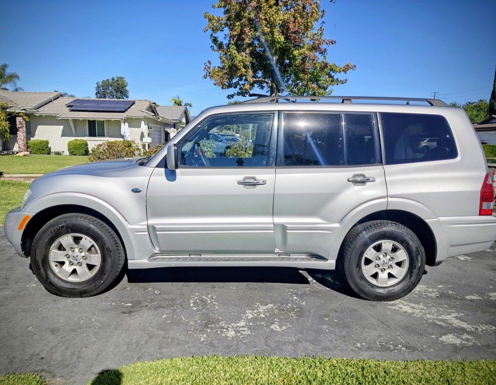 2003 Mitsubishi Montero