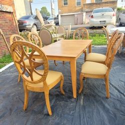 Beautiful  Solid  Dining  Table Set 