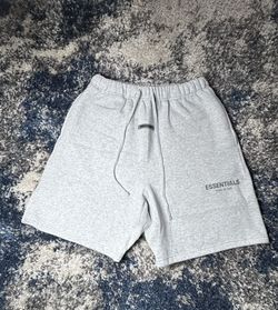 Fear of God Essentials Shorts – Grey (Size L)