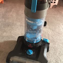 Bagless Vacuum With Hose