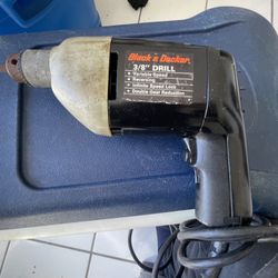 Black & Decker 3/8" corded electric drill