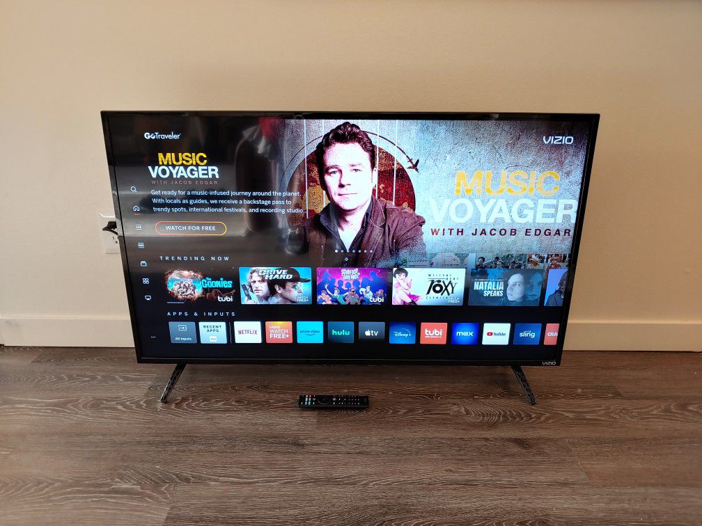 VIZIO 50" LED 4k 2160p Smart TV + 240hz Motion Rate/120hz + Chromecast Built-in + Ultra HD Home Theater Display