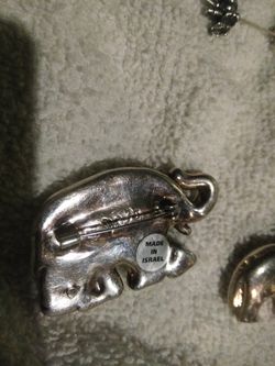 Bat Ami 925 elephant brooch