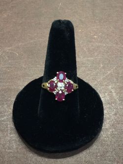 10KYG Garnet Ring