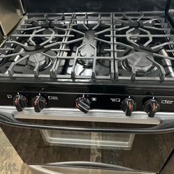 Stainless Steel Gas Stove 30” And 3 Months Warranty 