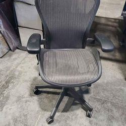 Herman Miller Aeron Size B