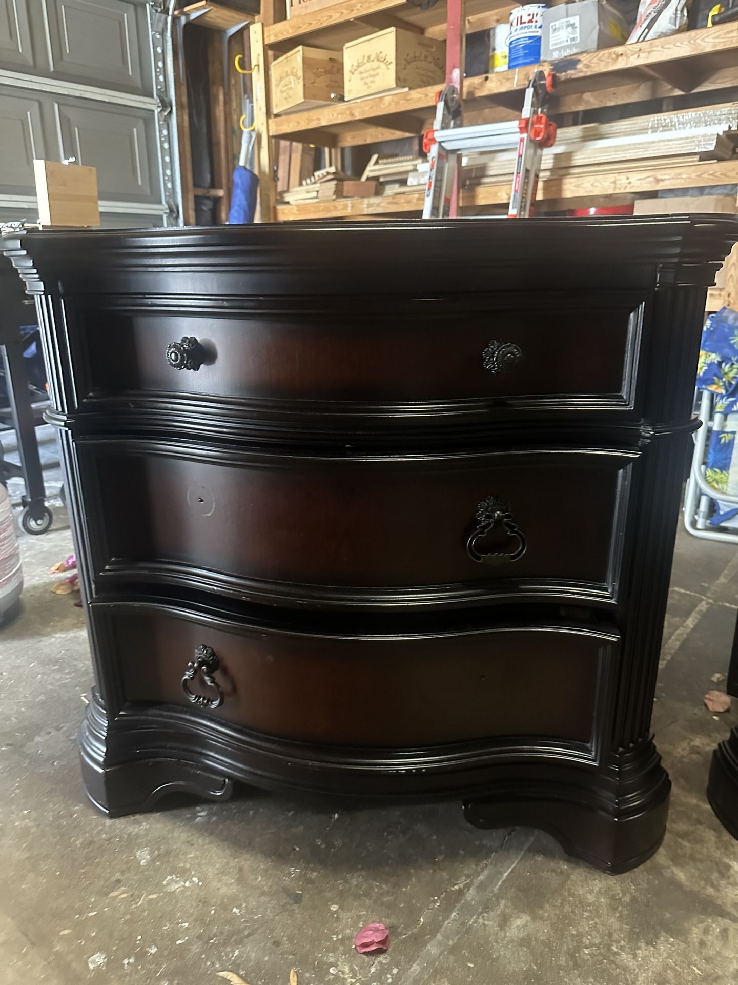 Pair Of Nightstands FREE for Sale in Los Angeles, CA OfferUp