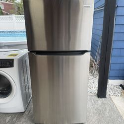 Frigidaire Refrigerator 30 X 66 Almost New One Receipt For 90 Days Warranty 
