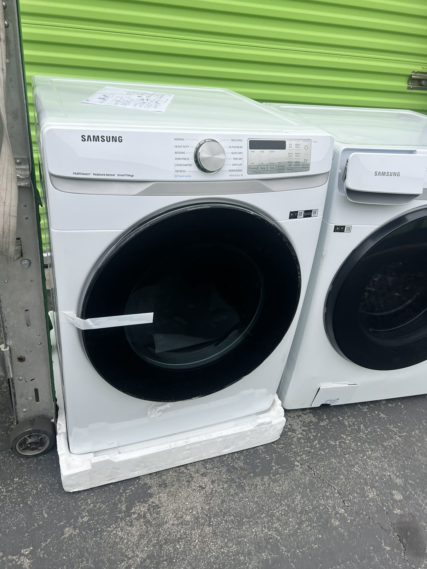 Washer And Dryer Set. Electric Samsung