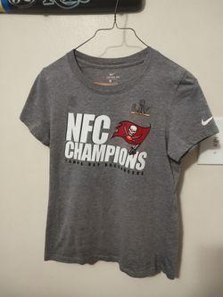 Bucs Buccaneers Tshirt Size Small