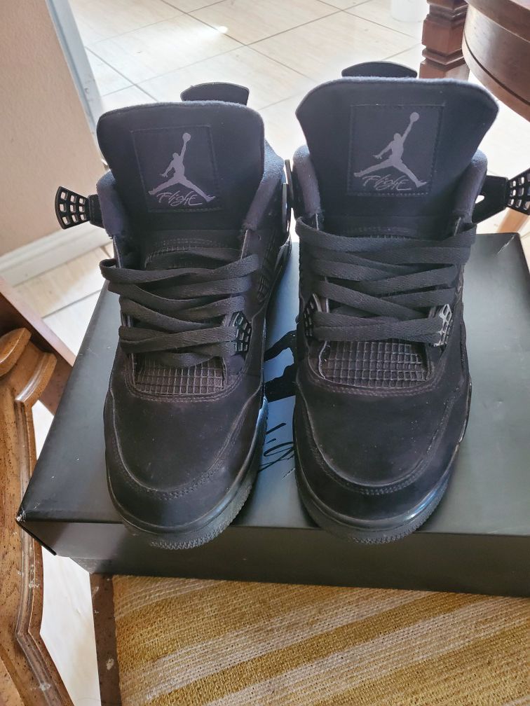 Air Jordan 4 retro size 11 in men
