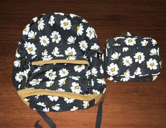 FLOWER PRINT BLACK W/ WHITE AND YELLOW FLOWERS MATCHING INSULATED LUNCH BAG