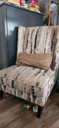 Armless Chair w/ pillow