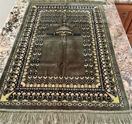 Olive Green background Islamic Dome Motif Prayer rug (sajadah) 48 x 28 inches Brand New from Turkey