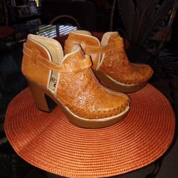 6 1/2 Leather Shoes (From Rosarita)
