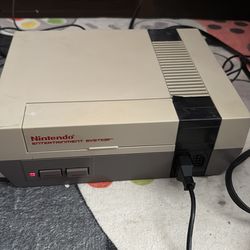 NES working $50 broken shell with cracks