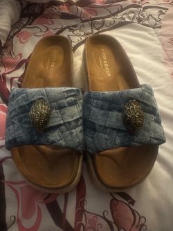 Shoe