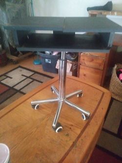 Rolling small desk