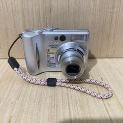Nikon Coolpix 5200 5.1MP Digital Camera w/Batt-Charger-SDCard Tested Good Read  