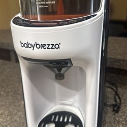 Baby Brezza Formula Dispenser 
