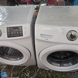 Samsung Washer And Dryer With Blue Pedestals 