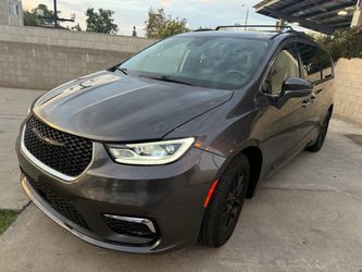 Chrysler Pacifica Minivan