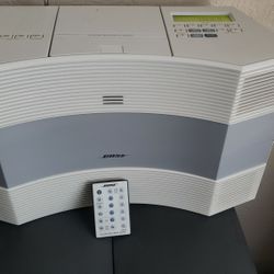 Bose Radio With Remote.  $200. Pickup In Oakdale 