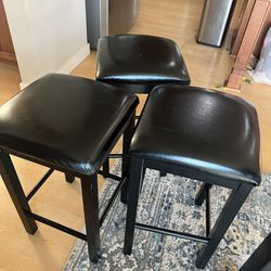 Pool Board Stools Free  - Need This To Go Before Tonight 