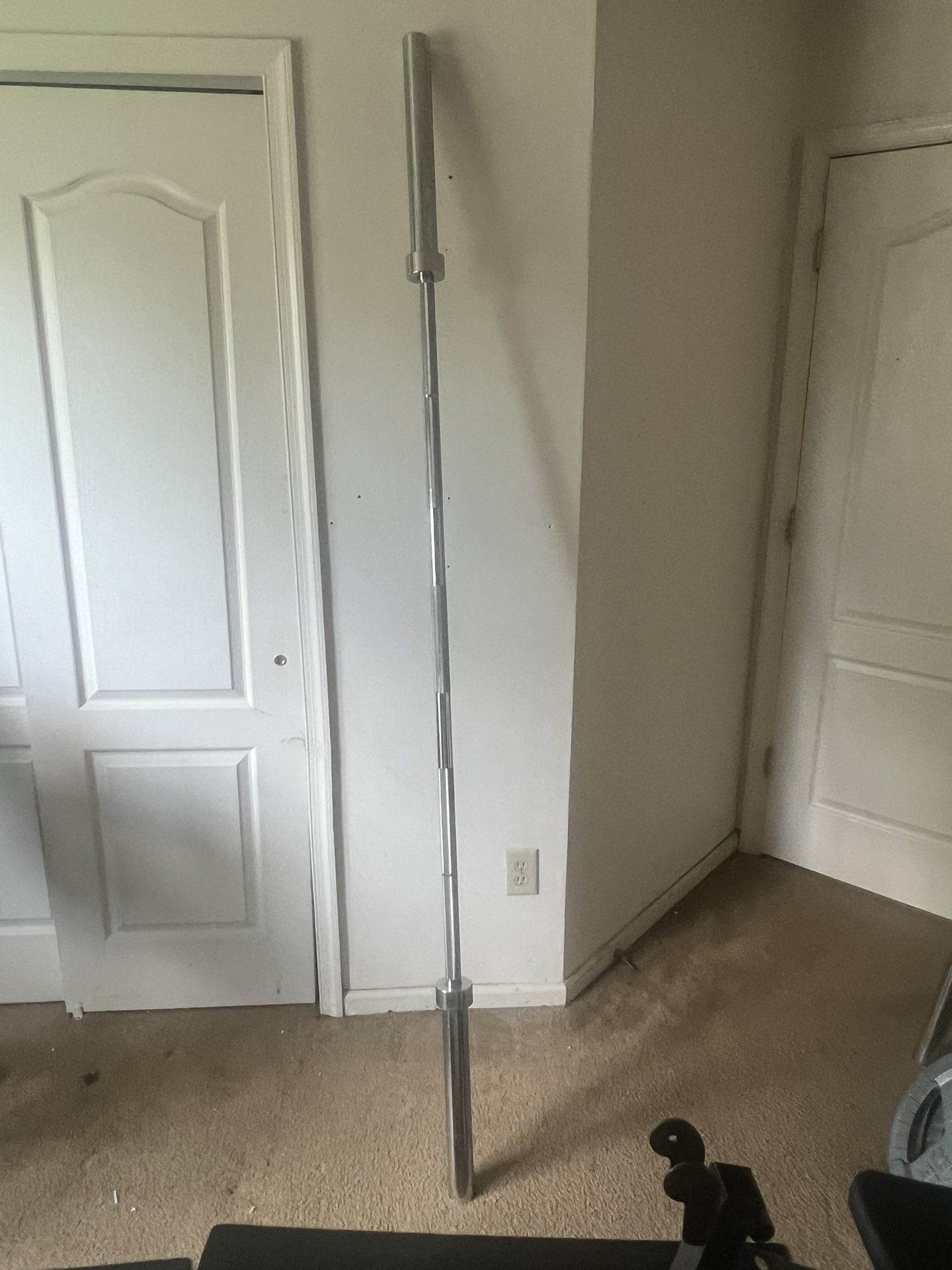YAHEETECH 7-FOOT OLYMPIC BAR BARBELL WITH COLLARS
