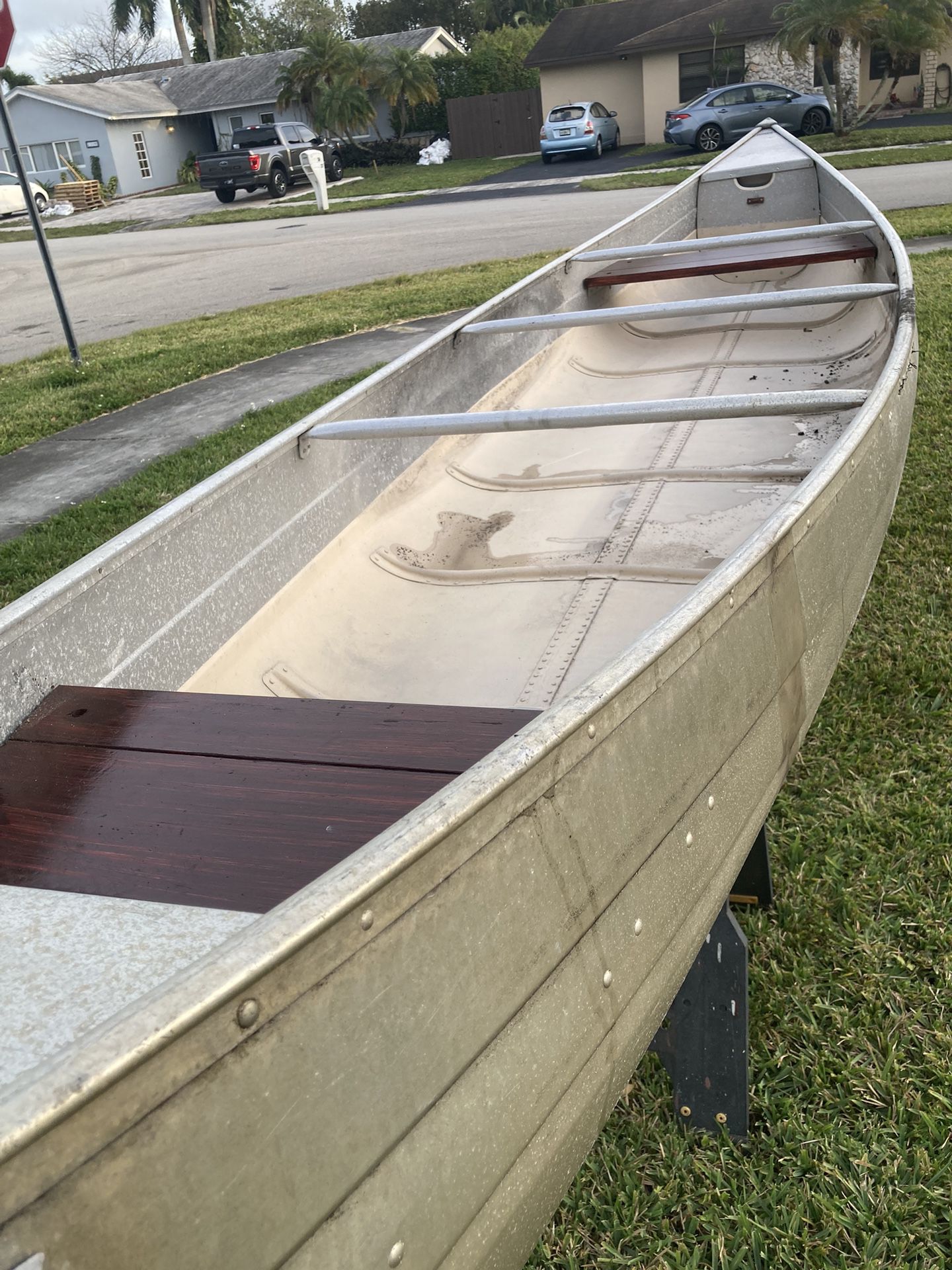 Canoe 17’ Aluminum, Craftsman, Kendall West Area 