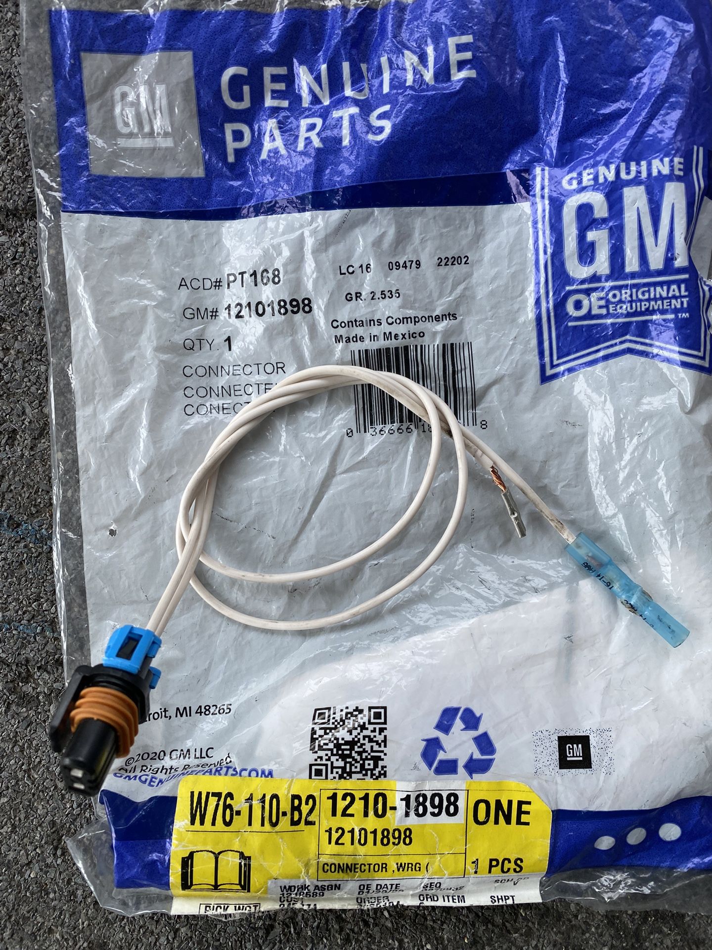 Headlamp wiring, harness connector