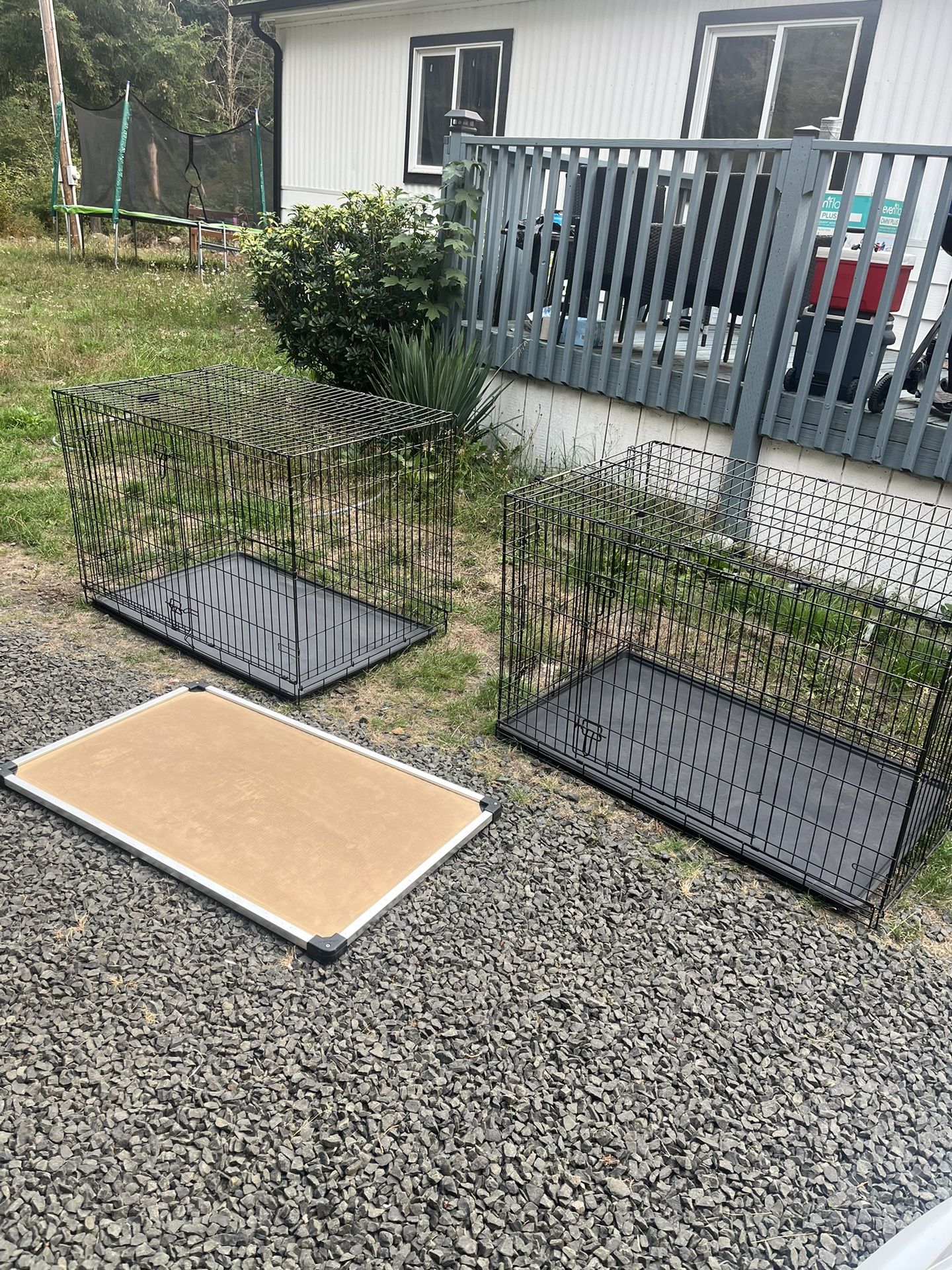 2 Huge Kennels