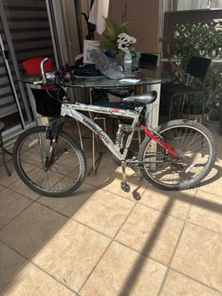 Mongoose Estes bicycle
