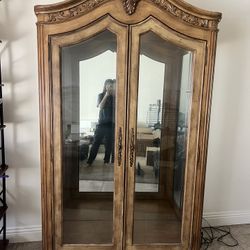 Hand Carved Real Wood Light Up Display Case China Cabinet