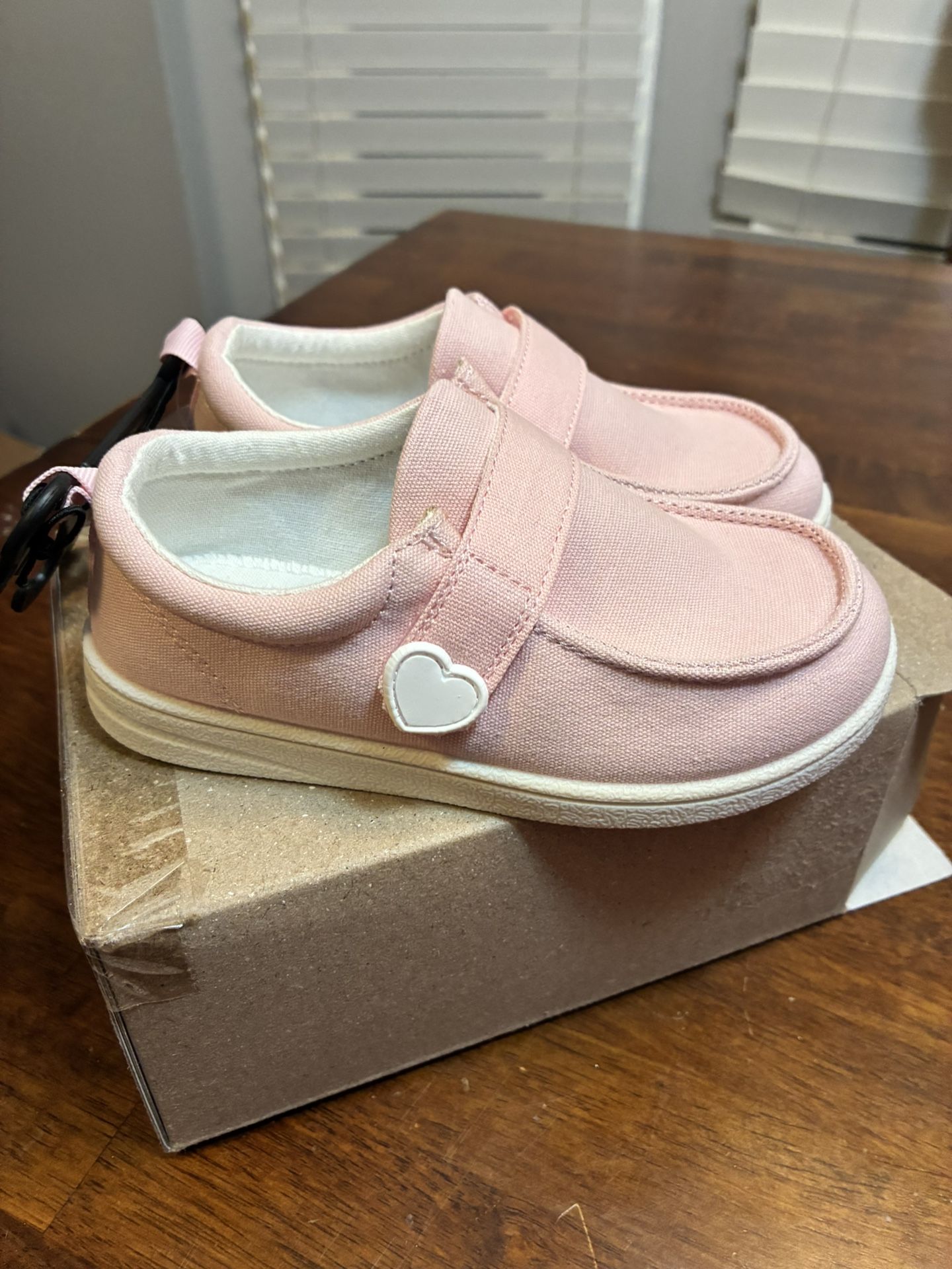 Wonder Nation Toddler Girls Pink School Shoe Size 9 Slip On Heart