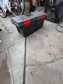 Rubbermaid Toolbox 