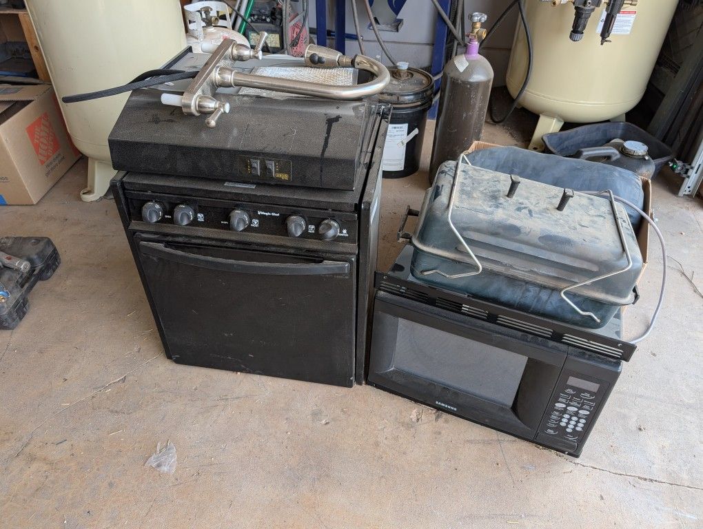 RV Kitchen Oven