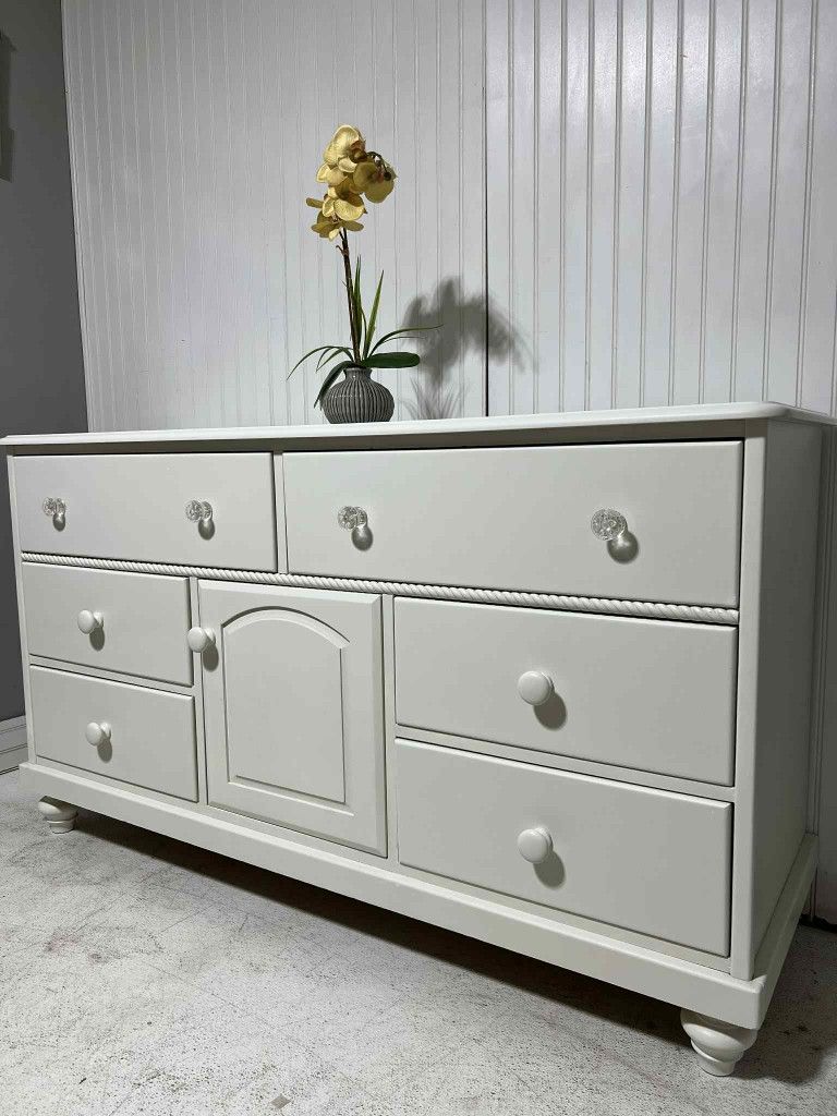 Dresser, Cajonera