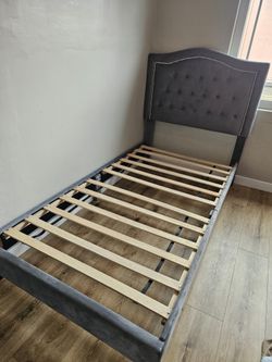 NEW Twin Size Bed