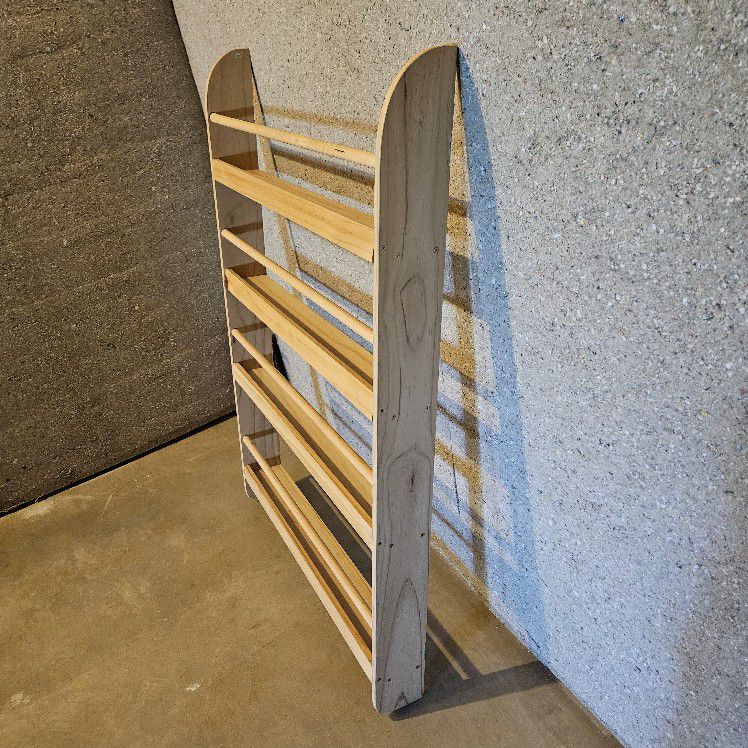 IKEA bookshelf/magazine rack (4 Tier)