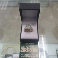 14kt Cluster Ring 8.4 Grms TDW 4.05 Pt Diamonds 